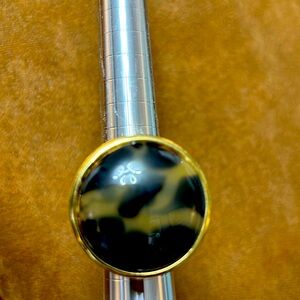 Betsey Johnson size 7, cheetah animal print Greco gold ring